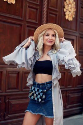 Deea Codrea Almaaz Couture Feeric Fashion Week Romanian Blogger Designer | Casa Artelor și Podul Minciunilor, s-au transformat apoi în podium