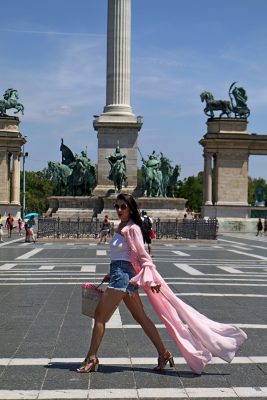 I am Georgiana Almaaz Couture Fashion Designer Romania Budapest | I’ve paired them with a wonderful pink cardigan from AlmaazCouture, that will easily transform