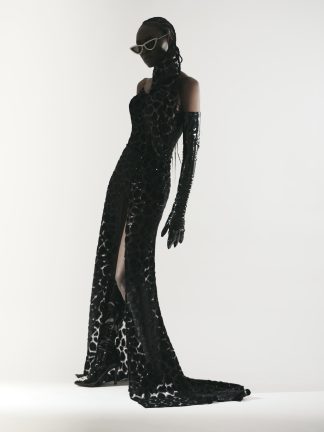 Almaaz Couture Contacteaza-ne sau Comanda Online | Almaaz Couture Black Sequin Gown Rochie de gala din tulle, Romania